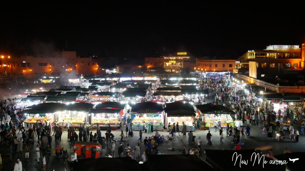 マラケシュ　市場の夜景